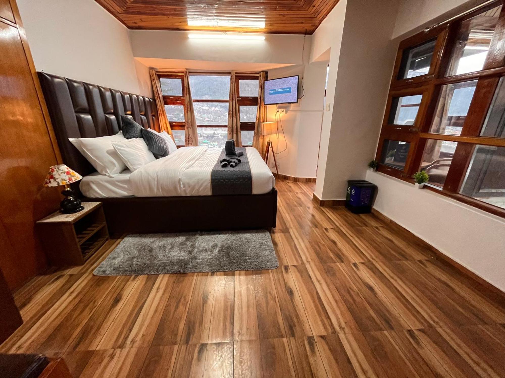 Himalayan Nomad Cottage, Manali ! All 2 Bedroom Independent Cottages ! Personal Lawn Every Cottage ! Parking ! Scenic Mountains View ! Spacious Rooms ! Zewnętrze zdjęcie