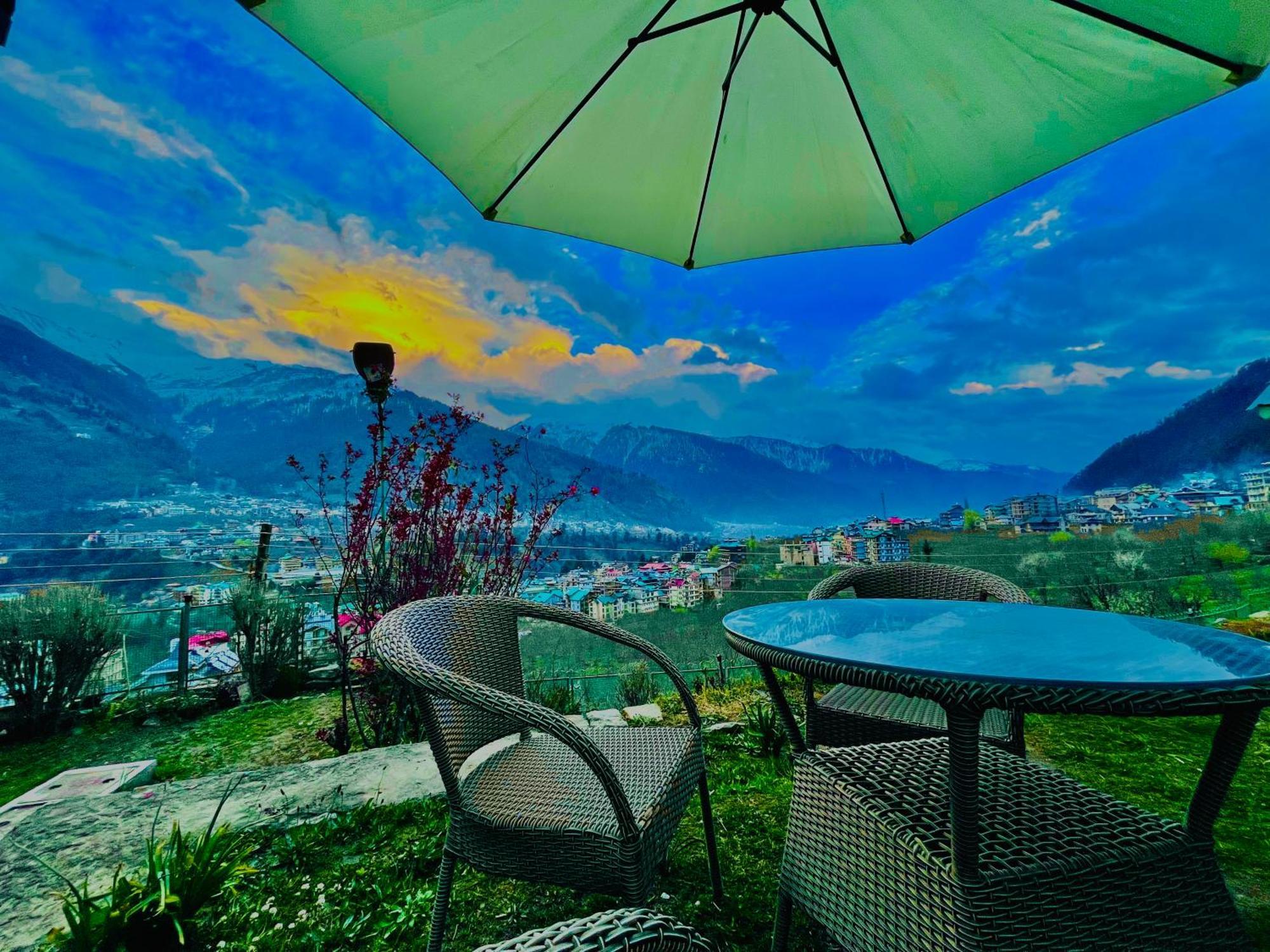 Himalayan Nomad Cottage, Manali ! All 2 Bedroom Independent Cottages ! Personal Lawn Every Cottage ! Parking ! Scenic Mountains View ! Spacious Rooms ! Zewnętrze zdjęcie