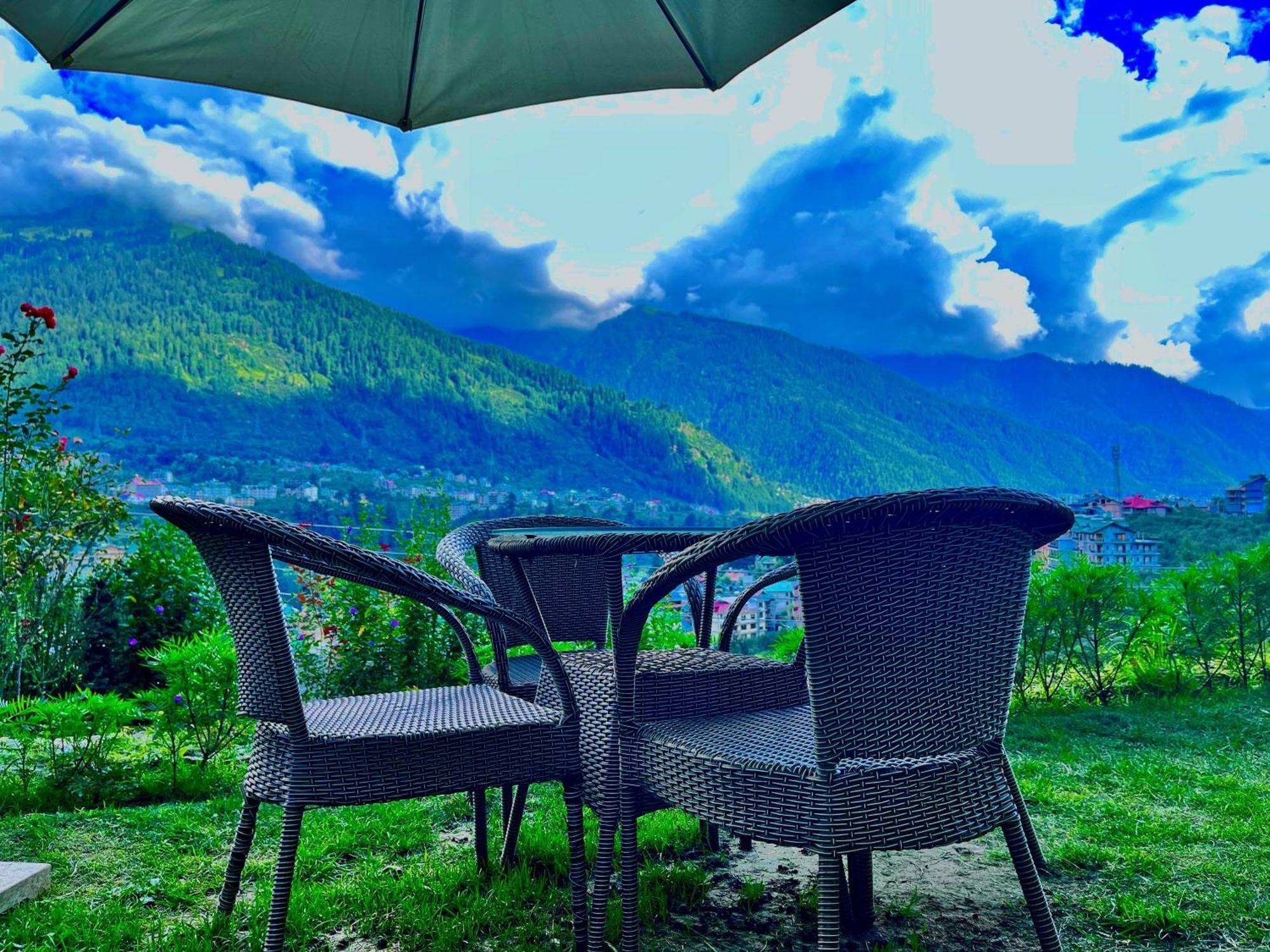 Himalayan Nomad Cottage, Manali ! All 2 Bedroom Independent Cottages ! Personal Lawn Every Cottage ! Parking ! Scenic Mountains View ! Spacious Rooms ! Zewnętrze zdjęcie