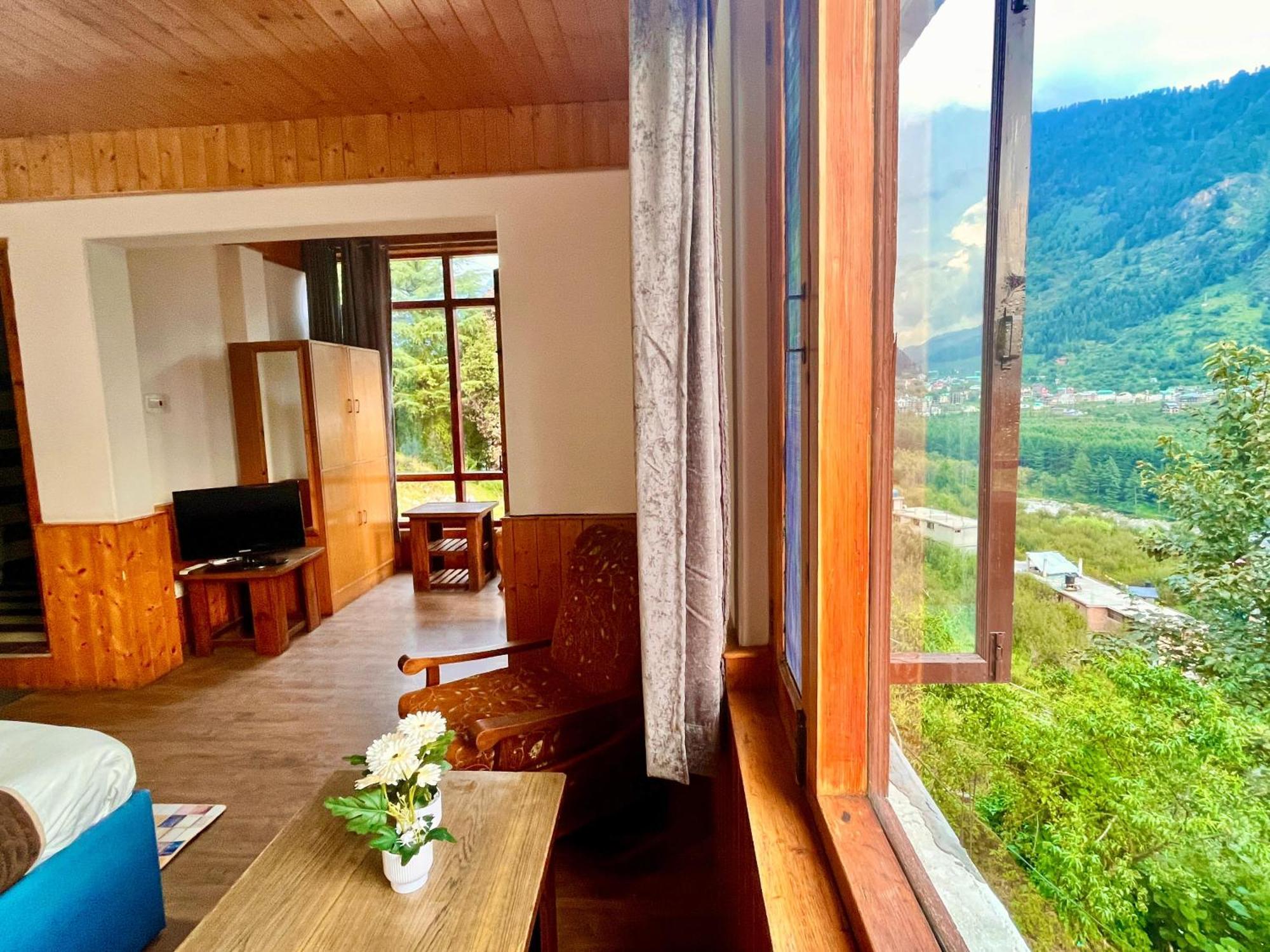 Himalayan Nomad Cottage, Manali ! All 2 Bedroom Independent Cottages ! Personal Lawn Every Cottage ! Parking ! Scenic Mountains View ! Spacious Rooms ! Zewnętrze zdjęcie