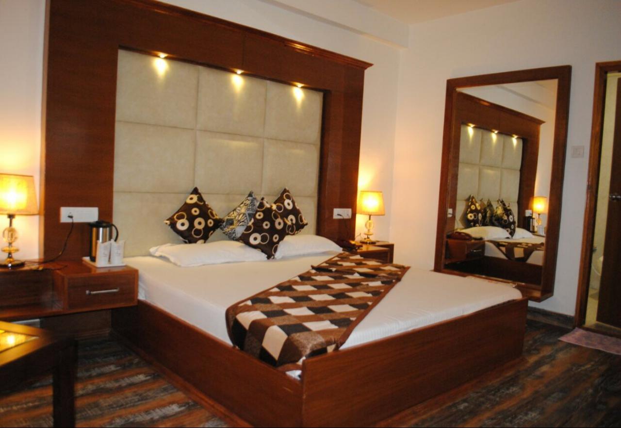 Himalayan Nomad Cottage, Manali ! All 2 Bedroom Independent Cottages ! Personal Lawn Every Cottage ! Parking ! Scenic Mountains View ! Spacious Rooms ! Zewnętrze zdjęcie